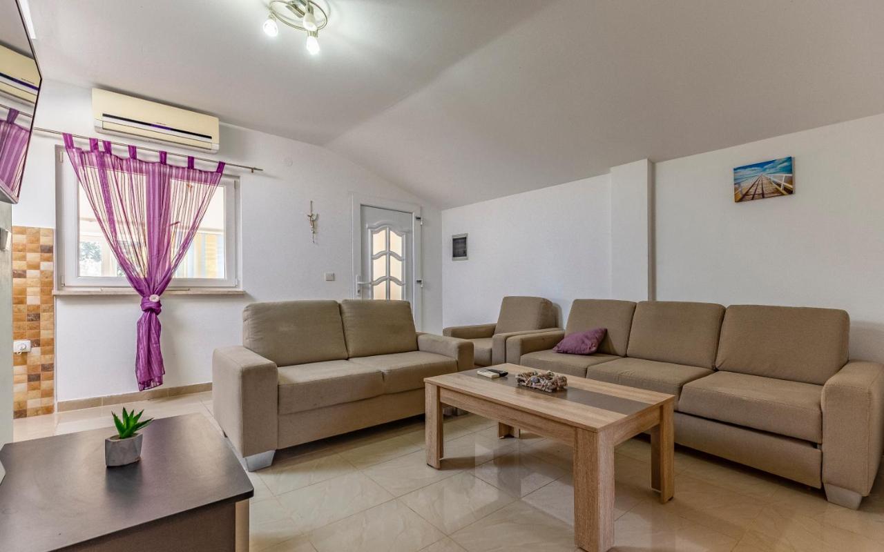 Villa Iness เมดูลิน ภายนอก รูปภาพ