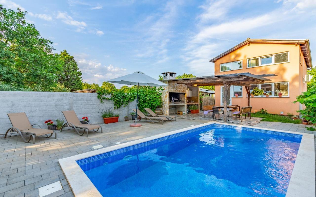 Villa Iness เมดูลิน ภายนอก รูปภาพ